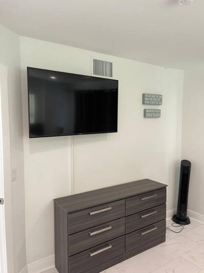 The Purple Pelican Beachfront With Ocean Balcony Unit 1 Fort Lauderdale Exteriör bild